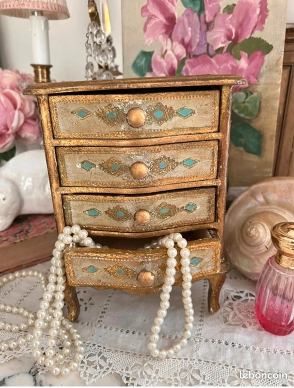 Boîte à bijoux Florentine ancienne